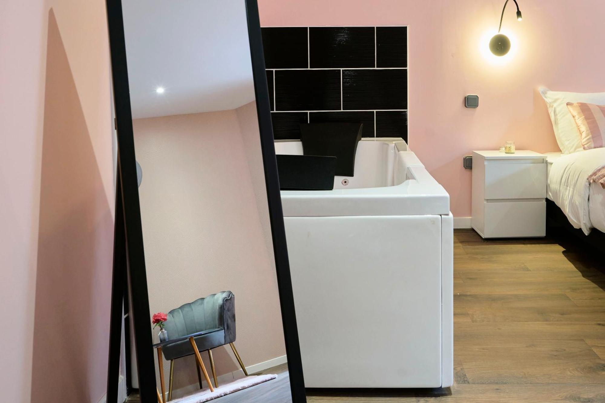 Ng Prestige L Lille L Tourcoing - Bouvines - Balneo & Cuisine Apartment Екстериор снимка