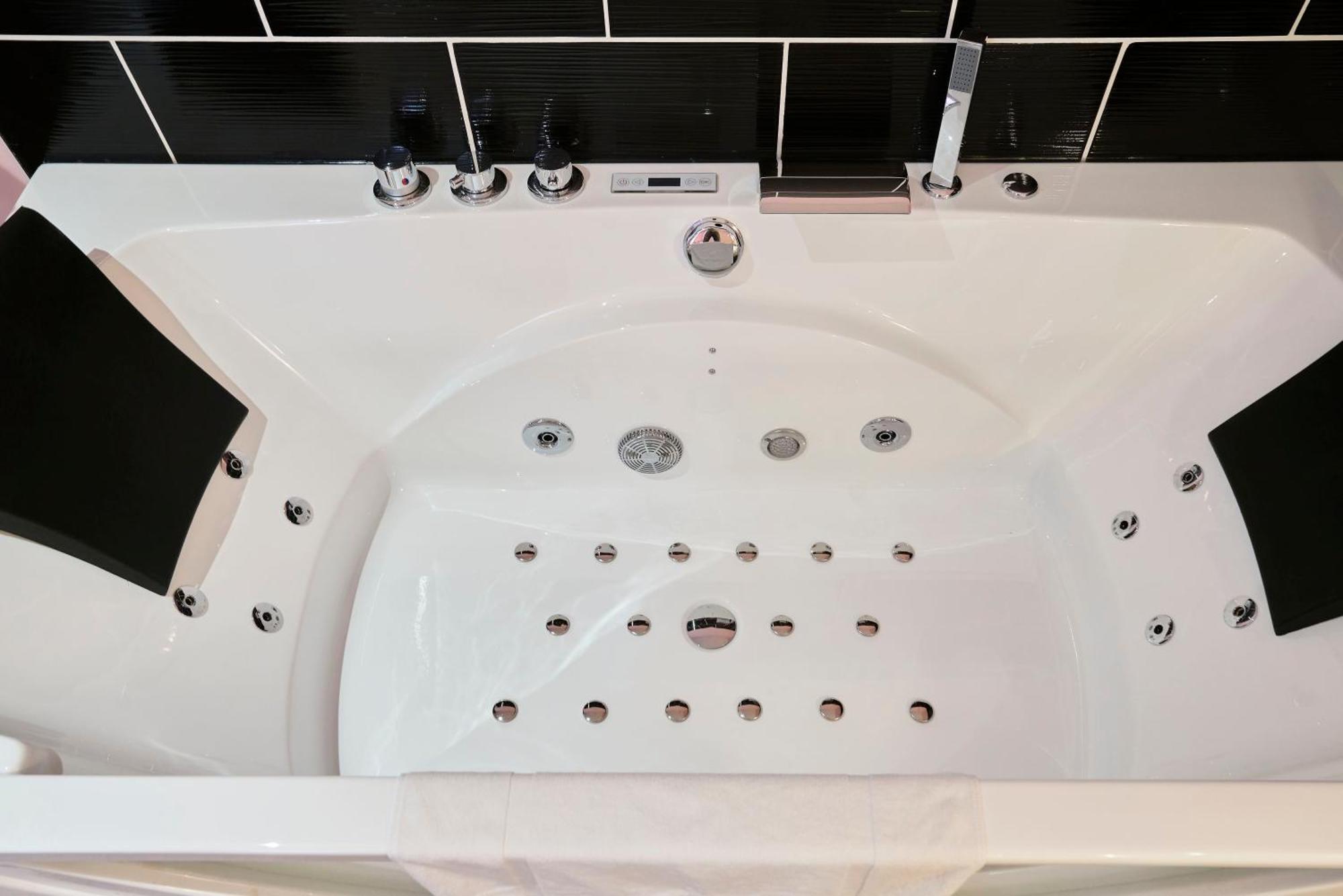 Ng Prestige L Lille L Tourcoing - Bouvines - Balneo & Cuisine Apartment Екстериор снимка